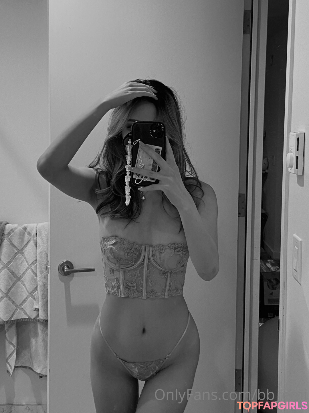 Foto desnuda filtrada de OnlyFans de Emily The Bearrr #25 Foto desnuda filtrada de OnlyFans de Emily The Bearrr #25