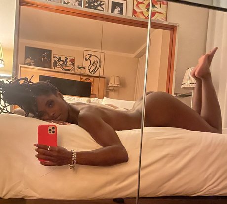 Foto desnuda filtrada de OnlyFans de Bia Bates