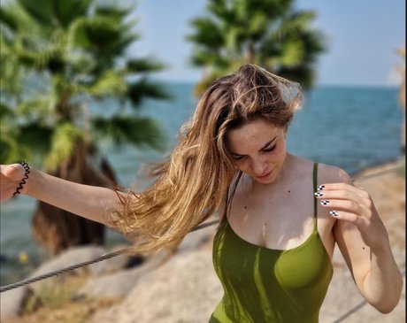 Foto desnuda filtrada de OnlyFans de Dina Belenkaya