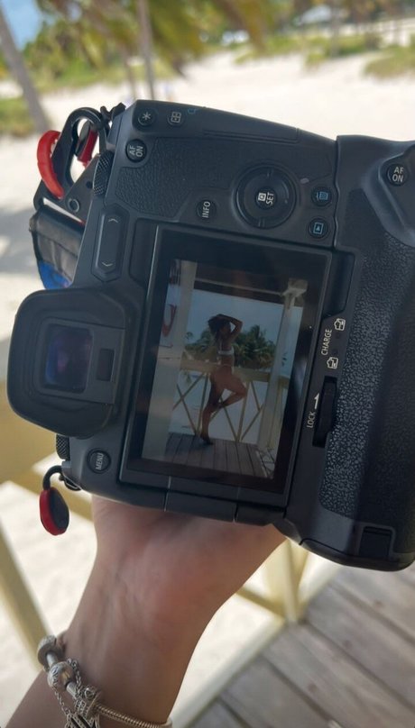 Foto desnuda filtrada de OnlyFans de Mikaela Lafuente