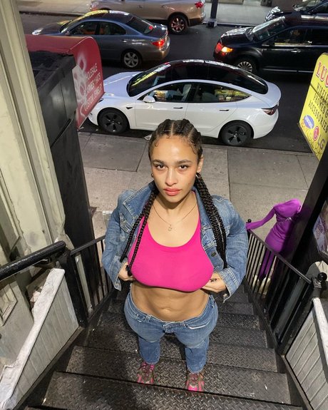 Foto desnuda filtrada de OnlyFans de Sarina