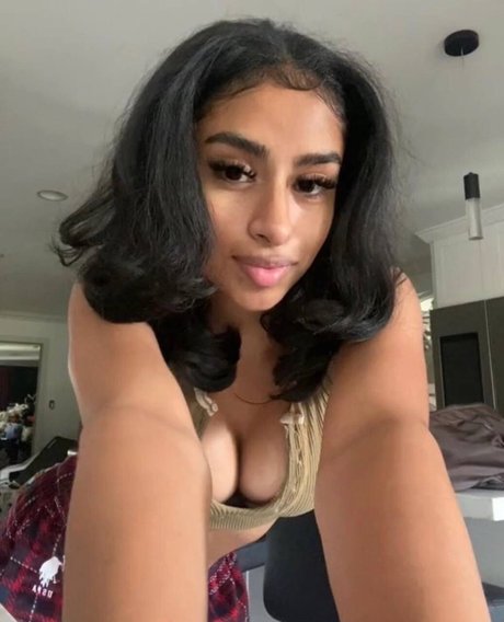 Foto desnuda filtrada de OnlyFans de Kani Rosi