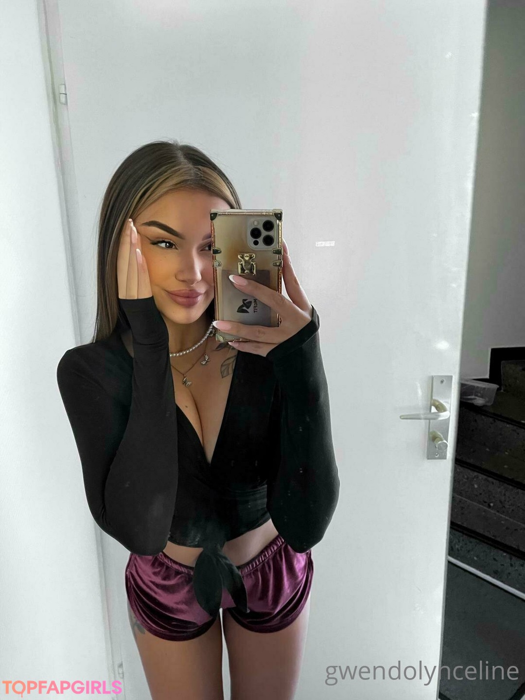 Foto desnuda filtrada de OnlyFans de Gwendolyn Celine #4 Foto desnuda filtrada de OnlyFans de Gwendolyn Celine #4