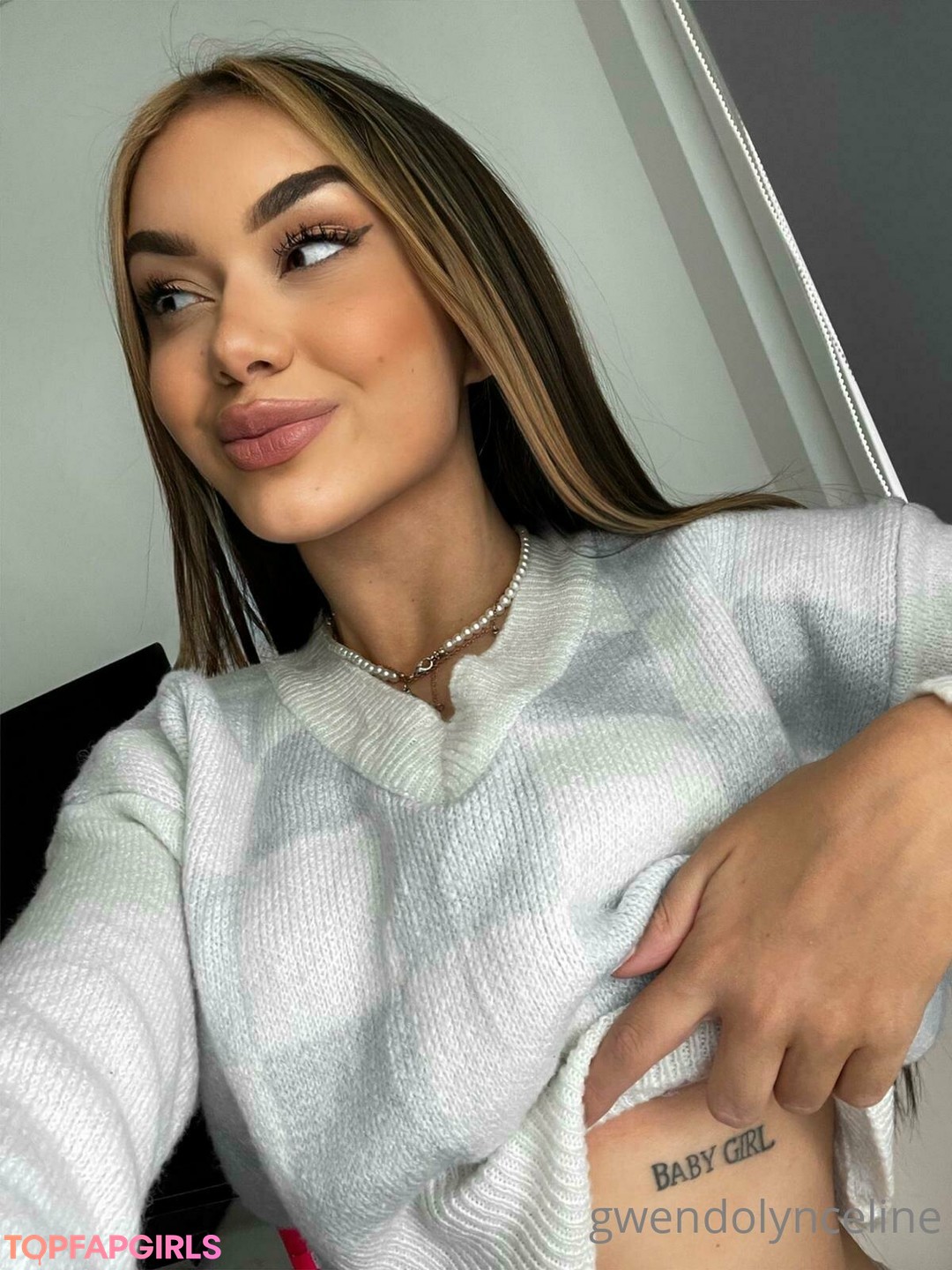 Foto desnuda filtrada de OnlyFans de Gwendolyn Celine #5 Foto desnuda filtrada de OnlyFans de Gwendolyn Celine #5