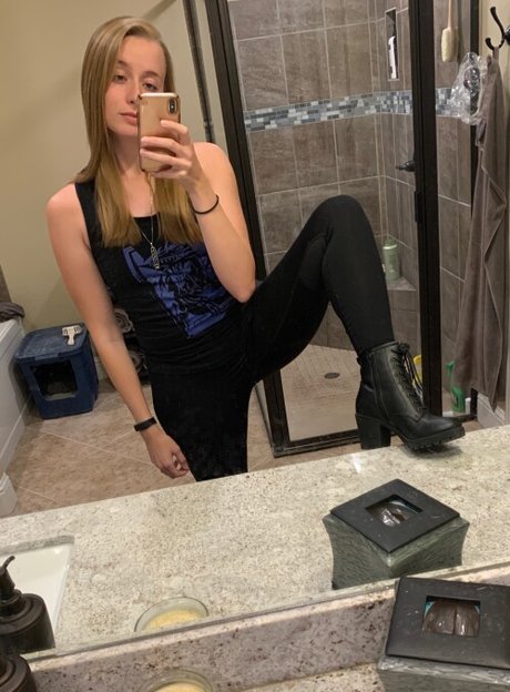 Foto desnuda filtrada de OnlyFans de Alanis King