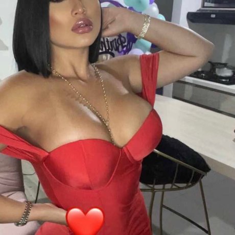 Colombiana Bombshell Mel