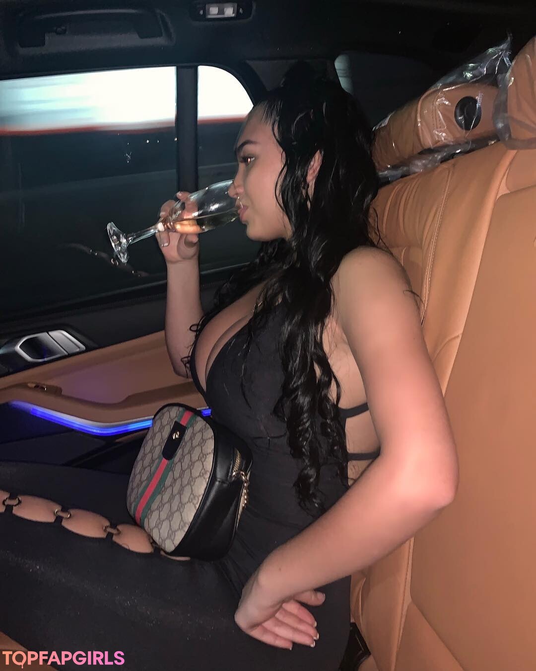 Foto desnuda filtrada de OnlyFans de Colombiana Bombshell Mel #25 Foto desnuda filtrada de OnlyFans de Colombiana Bombshell Mel #25