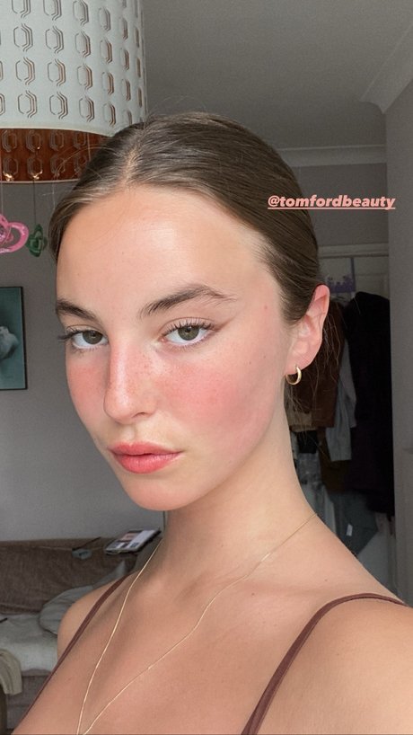 Foto desnuda filtrada de OnlyFans de Amelie Manzoli