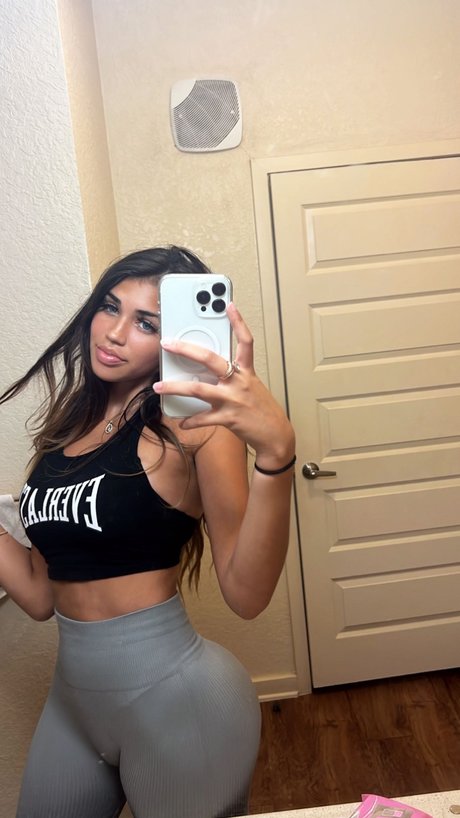 Adeline Bri