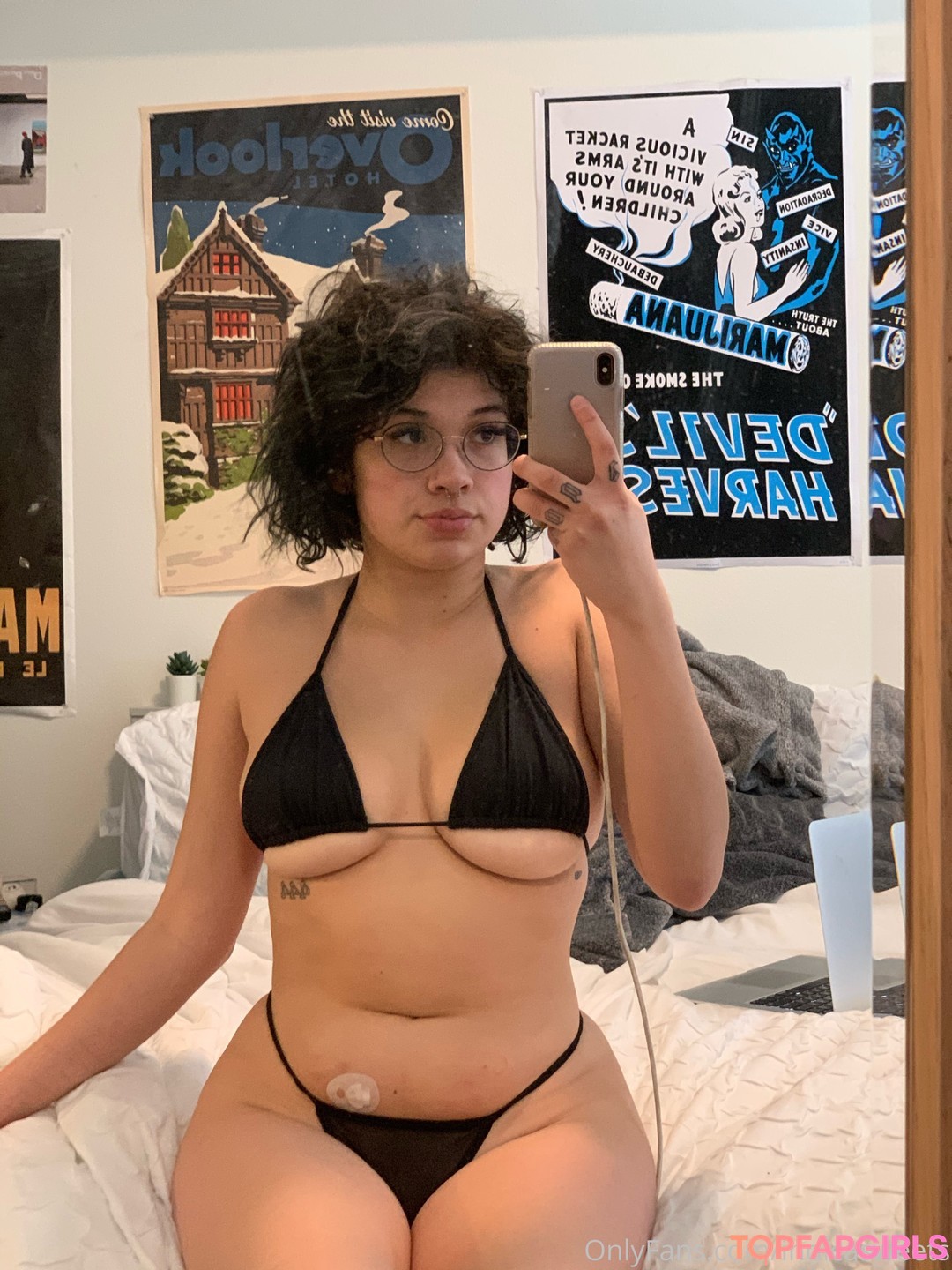 Foto desnuda filtrada de OnlyFans de Sativashortie #409 Foto desnuda filtrada de OnlyFans de Sativashortie #409