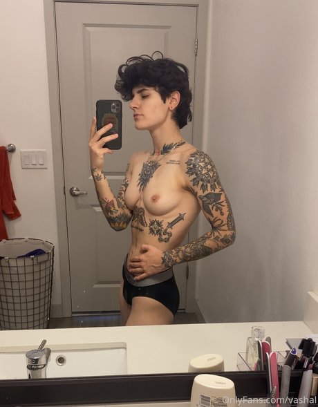 Foto desnuda filtrada de OnlyFans de Vasiliki Halastaras