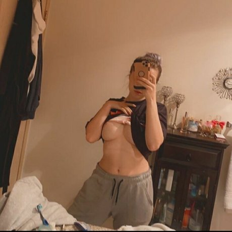 Foto desnuda filtrada de OnlyFans de Bella Tha Killa
