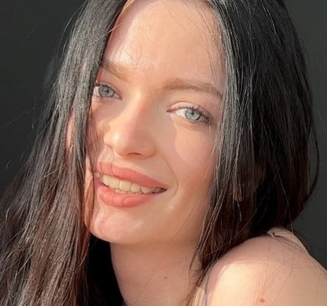 Foto desnuda filtrada de OnlyFans de Polina Savina