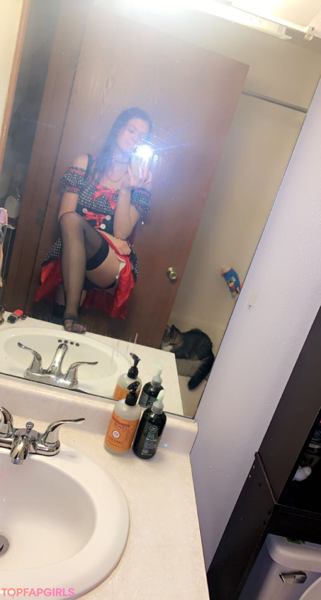 Foto desnuda filtrada de OnlyFans de Karma Bitch998 #27 Foto desnuda filtrada de OnlyFans de Karma Bitch998 #27