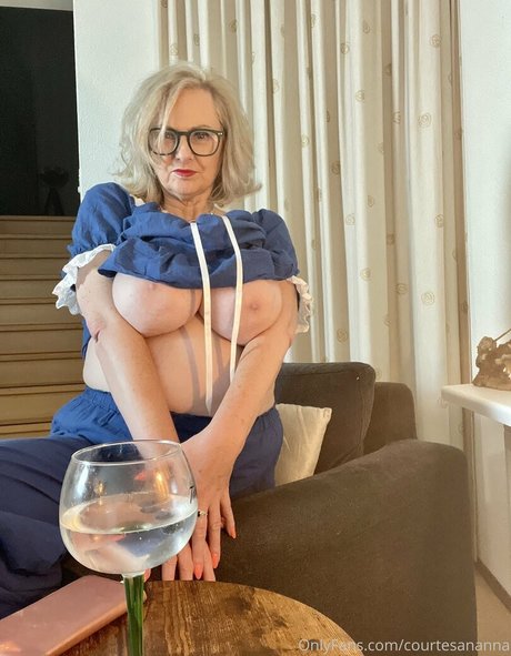 Foto desnuda filtrada de OnlyFans de Courtesananna