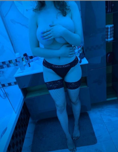 Foto desnuda filtrada de OnlyFans de Tina Kye
