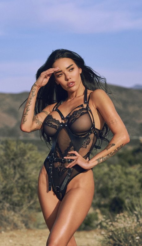 Foto desnuda filtrada de OnlyFans de Lily Andrews
