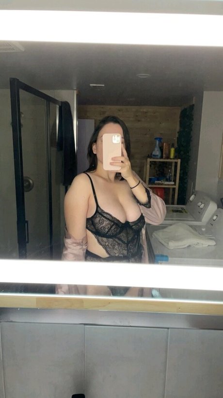 Foto desnuda filtrada de OnlyFans de Kendall Doll