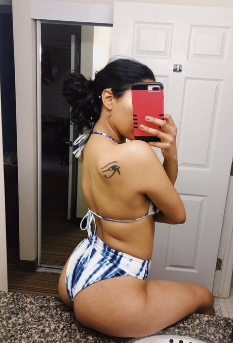 Foto desnuda filtrada de OnlyFans de Aly8008cat