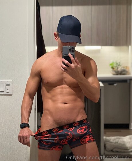Foto desnuda filtrada de OnlyFans de Thecoolriderr