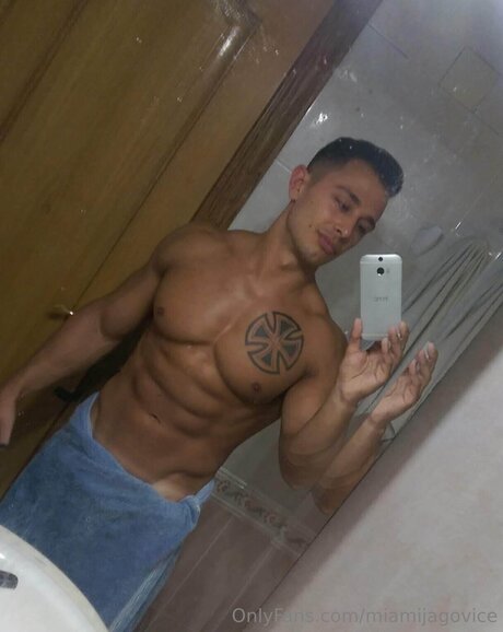 Foto desnuda filtrada de OnlyFans de Miamijagovice