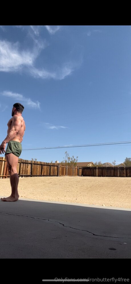 Foto desnuda filtrada de OnlyFans de Ironbutterfly4free