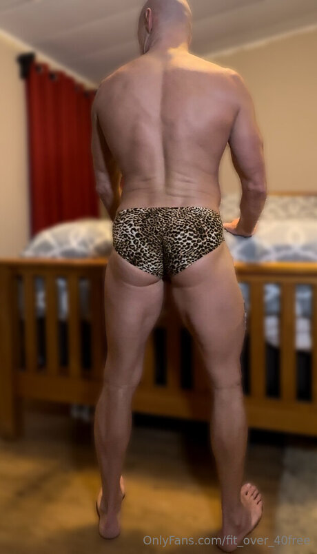 The Naked Trainer Free