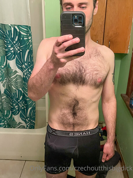 Foto desnuda filtrada de OnlyFans de Czechoutthisbigdick