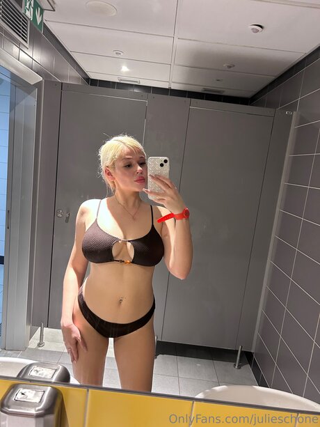 Foto desnuda filtrada de OnlyFans de Julieschone