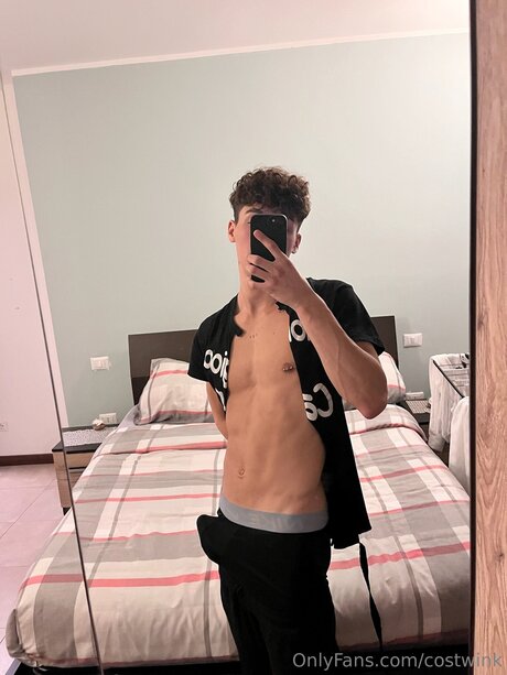 Foto desnuda filtrada de OnlyFans de Xcost