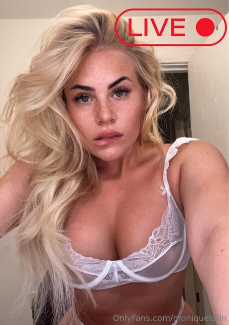 Foto desnuda filtrada de OnlyFans de Moniquelatin