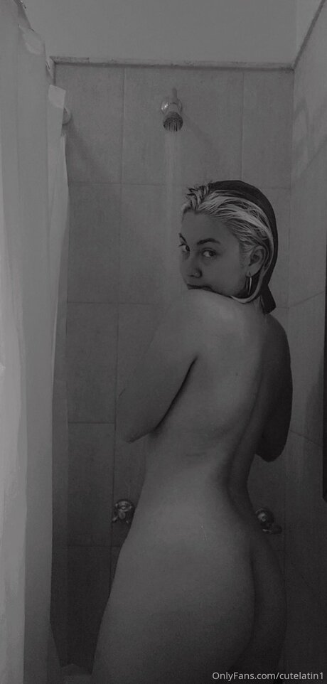 Foto desnuda filtrada de OnlyFans de Cutelatin1
