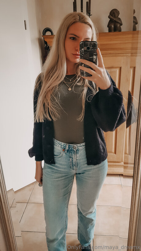 Maya Dreamx