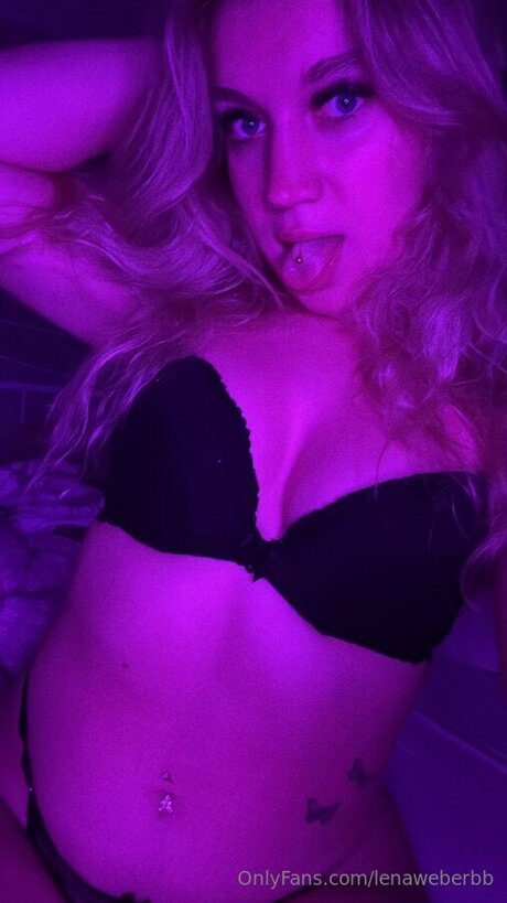 Foto desnuda filtrada de OnlyFans de Lenaweberbb