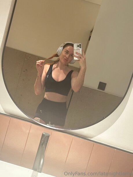 Foto desnuda filtrada de OnlyFans de Latenightlarns