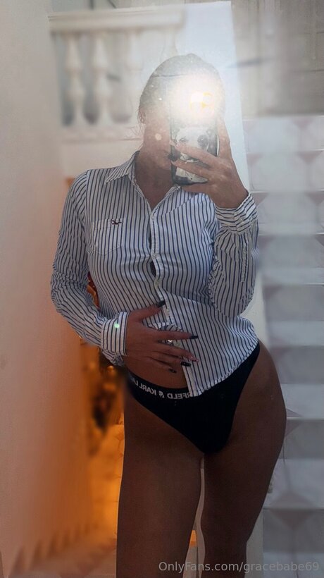 Foto desnuda filtrada de OnlyFans de Gracebabe69