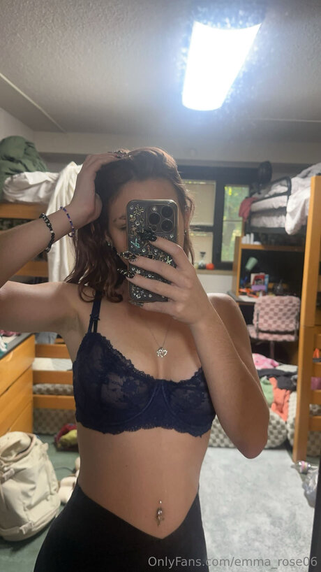 Foto desnuda filtrada de OnlyFans de Emma Rose06