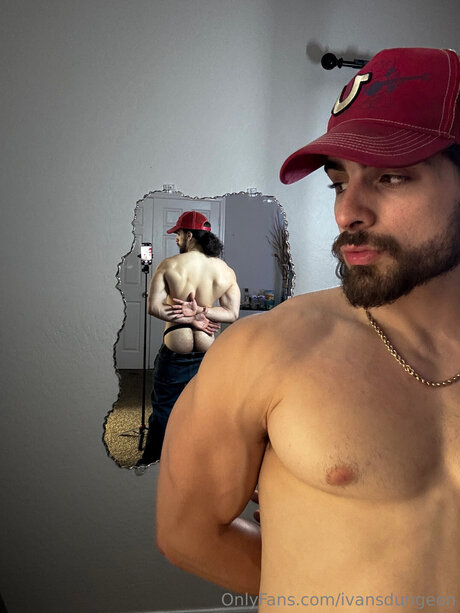 Foto desnuda filtrada de OnlyFans de Ivansdungeon