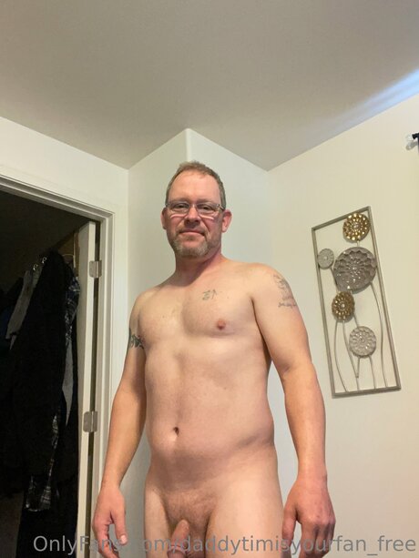 Foto desnuda filtrada de OnlyFans de Daddytimisyourfan Free