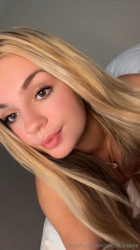 Foto desnuda filtrada de OnlyFans de Secret Babee