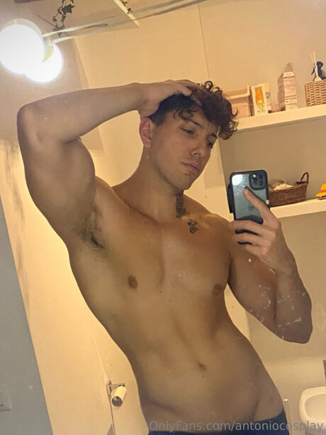 Foto desnuda filtrada de OnlyFans de Antoniocosplay