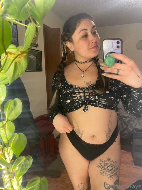 Foto desnuda filtrada de OnlyFans de Fayemistique777
