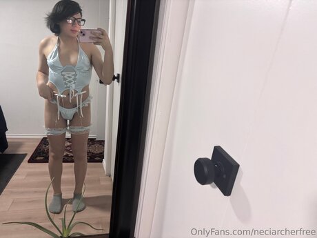 Foto desnuda filtrada de OnlyFans de Neciarcherfree