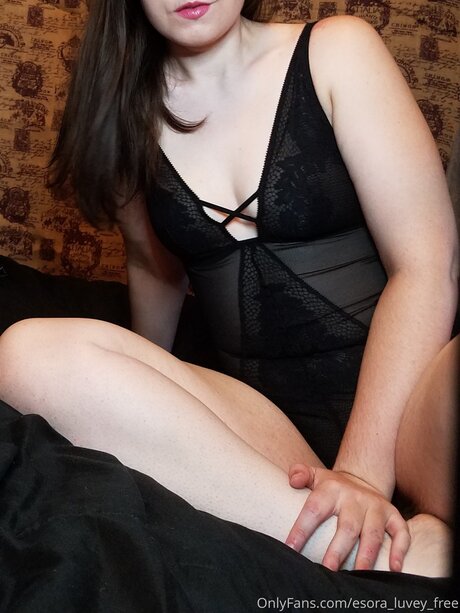 Foto desnuda filtrada de OnlyFans de Esora Luvey Free