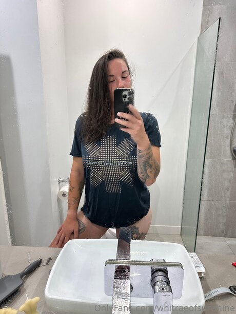 Foto desnuda filtrada de OnlyFans de Whitraeofsunshine
