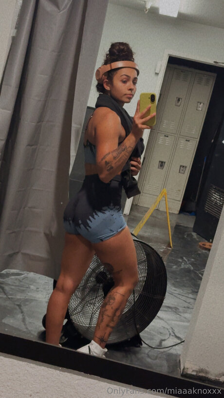 Foto desnuda filtrada de OnlyFans de Miaaaknoxxx