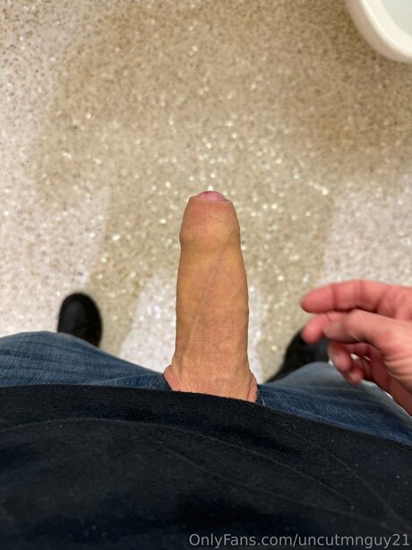 Uncutmnguy21