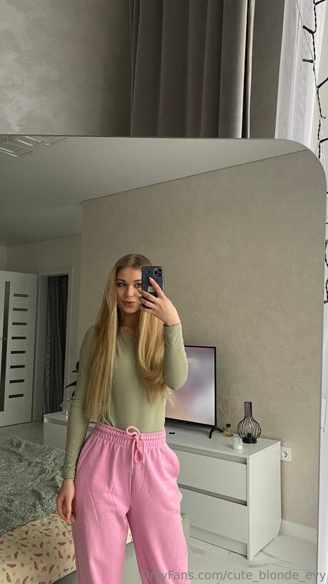 Cute Blonde Evy