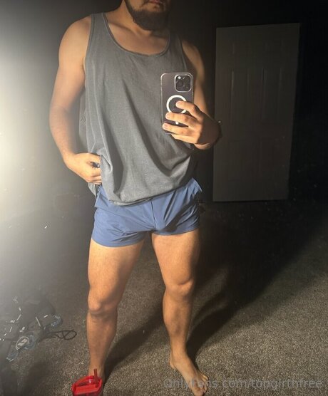 Foto desnuda filtrada de OnlyFans de Topgirthfree