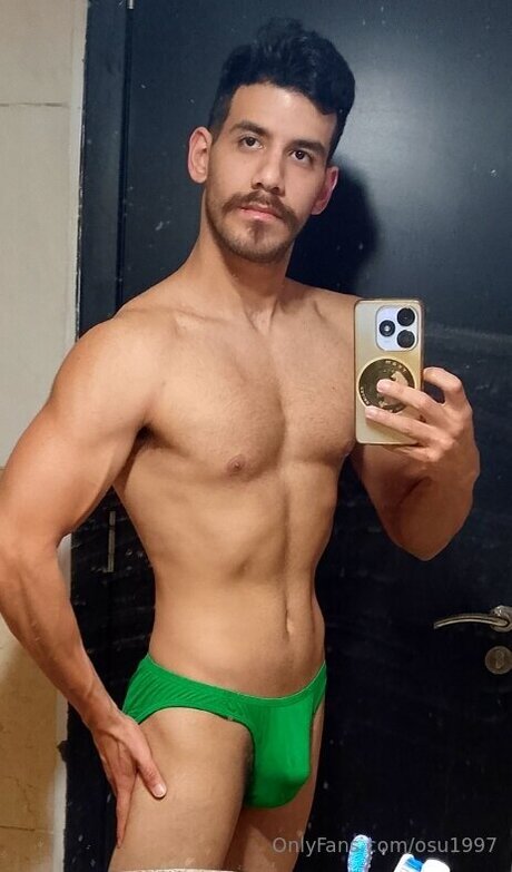 Foto desnuda filtrada de OnlyFans de Osu1997